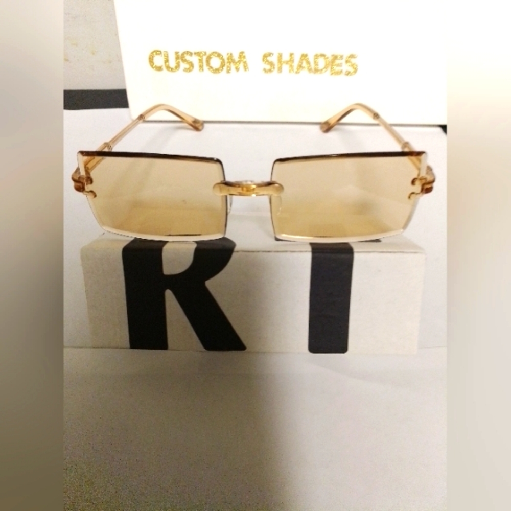 Unisex fashion sunglasses
